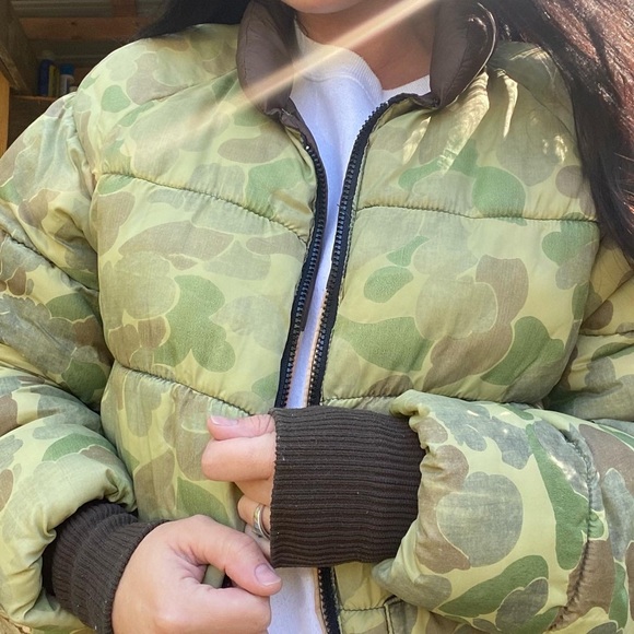 Sold - Picture 3 of 7